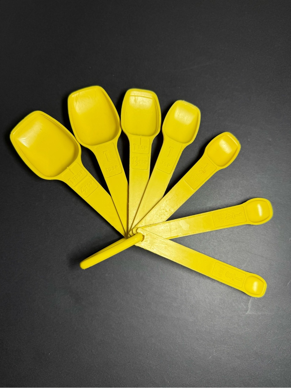 Vintage Tupperware Harvest Yellow Measuring Spoons - Set of 7 With D-Ring
